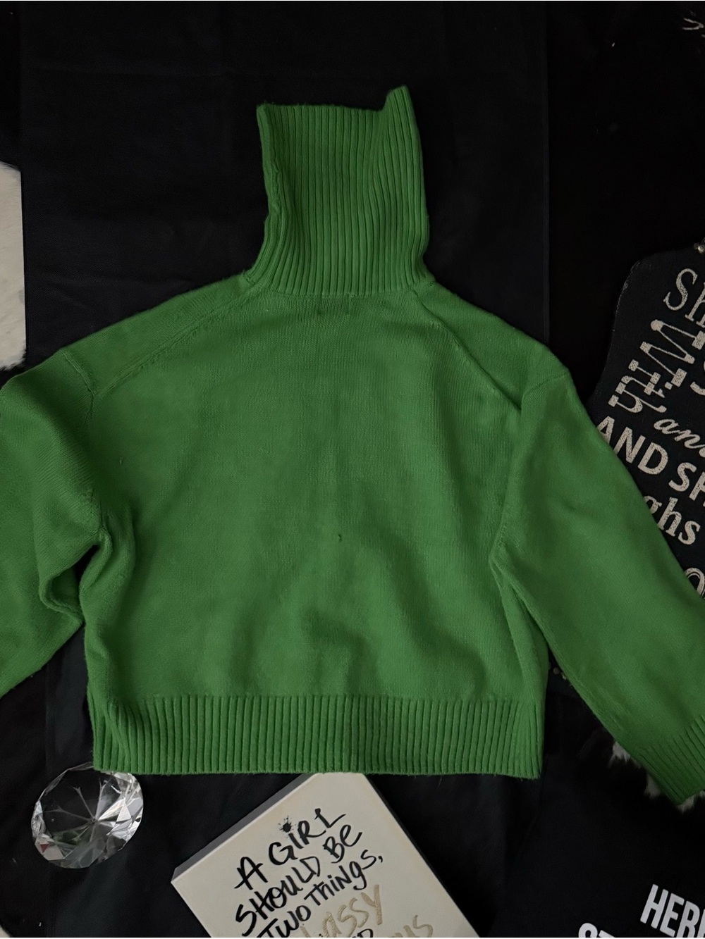 H&M Bright Green Ribbed Turtleneck Sweater - Picture 2 of 2